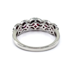 Bague en or blanc 18 carats massif avec cinq pierres ovales en rubis et halo de diamants naturels, bijoux sur mesure, cadeau d'anniversaire pour femme - Product Image 2