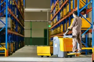 Xe nâng pallet điện bán chạy, loại đứng lái, tải trọng 2-3 tấn, sử dụng pin nhiên liệu hydro, 4 bánh dẫn động, sử dụng trong nhà - Product Image 1