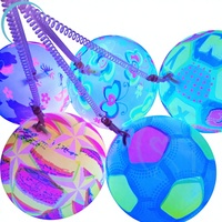 Livraison gratuite, vente flash, nouveau ballon de football gonflable en plastique pour enfants, lumineux, fluorescent, jouet gonflable pour l'entraînement