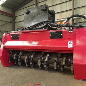 Broyeur forestier hydraulique robuste et attache pour déchiqueteuse de broussailles pour excavatrices de 3 à 30 tonnes - Product Image 5