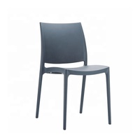 Vente en gros de meubles de restaurant au design moderne chaise en plastique empilable pour villa et cour utilisation en extérieur
