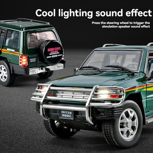 Modèle de <span class=keywords><strong>voiture</strong></span> classique ancienne Pajero en métal moulé sous pression 1:18 avec son et lumière, mécanisme de recul - Jouet unisexe pour enfants et adultes - Product Image 5
