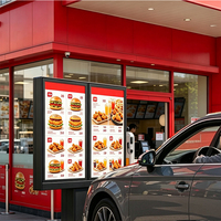 Écran de menu drive-in IP65 simple, double ou triple avec système d'interphone et casque de kiosque pour commandes extérieures