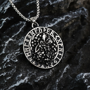 Collar Nórdico Retro para Hombre, Colgante de Acero Inoxidable con Diseño Celta de Lobo Runaven de Doble Cara - Product Image 3