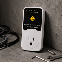 Commutateur de tension automatique 220V sous et au-dessus de tension avec protection contre les surtensions prise universelle intérieure et prise USA
