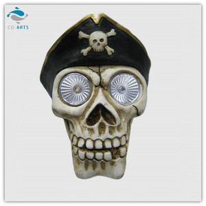 Resina Pirata Capitán Calaveras Lámpara Solar Jardín - Product Image 1