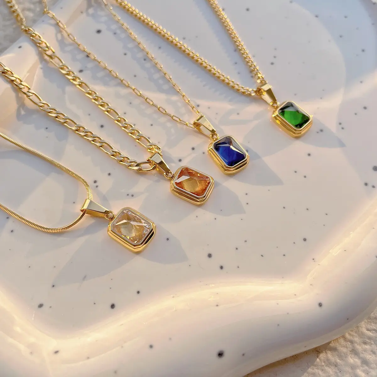 Fashion Gold Plated Titanium Steel Hip Hop Chain Colorful Diamond Pendant Waterproof Ladies Necklace Square Jewelry