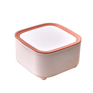 Mini poubelle de bureau en plastique au design attrayant et aux couleurs vives, avec couvercle annulaire, pour le recyclage et le rangement des papiers, usage domestique pour la cuisine - Product Image 1