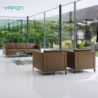 Canapé de bureau moderne au design européen Cadre intérieur en bois massif Pieds en acier inoxydable Couverture en cuir Ensemble modulaire sectionnel