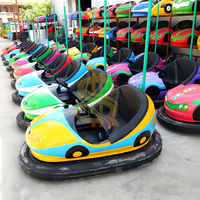 Ensemble de voitures tamponneuses gonflables à grande capacité alimentées par le réseau pour parc d'attractions extérieur, avec grille de charge, véhicules robustes, faible hauteur