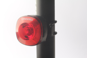 Juego de Luces LED Delanteras y Traseras para Bicicleta de 300 Lúmenes, Fabricante Chino OEM, Recargable Tipo-C, Resistente al Agua IPX4, para 4 Noches de Ciclismo - Product Image 4