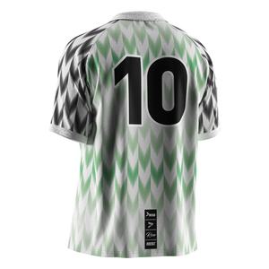 Maillot de football à séchage rapide avec col polo en V, empiècements en maille respirante et graphismes personnalisés pour le port sur le terrain - Product Image 6