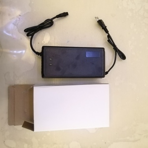 Vendita calda 16s 67.2v 5a <span class=keywords><strong>batteria</strong></span> agli <span class=keywords><strong>ioni</strong></span> <span class=keywords><strong>di</strong></span> <span class=keywords><strong>litio</strong></span> caricabatterie per caricare una 60V 12AH batterie per Scooter - Product Image 6