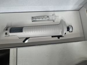 Pipeta Dosificadora BIOSTELLAR de 10L-5mL, Dispensador Repetitivo Ajustable, Manipulador de Líquidos por Desplazamiento Positivo, OEM - Product Image 4