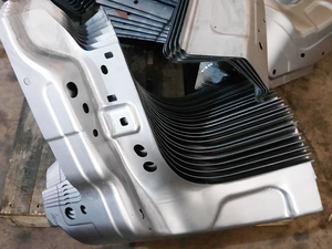 Máquina de Corte Láser Robótica de Fibra Totalmente Automática para Chapa de Acero de 0.5-16 mm, Placa de Aluminio, Piezas de Automóvil, Cortadora Robótica de 3 kW y 6 Ejes - Product Image 3
