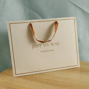 Borsa di Carta Personalizzata di Lusso per Shopping con Manico in Nastro e Logo Stampato per Cosmetici Regali Boutique e Accessori Artigianali - Product Image 2