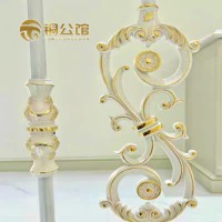 Rampe d'escalier Copper Mansion Modèle 008 - Aluminium moderne, simple et luxueux avec accents blancs et dorés, design rotatif