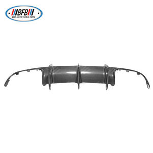 Diffuseur de pare-chocs arrière en fibre de carbone véritable pour <span class=keywords><strong>Mercedes</strong></span> W204 <span class=keywords><strong>C63</strong></span> 2007-2011 avec découpes pour attelage de remorquage, état neuf - Product Image 4