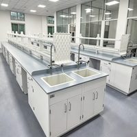 Table de laboratoire centrale en acier, banc îlot en acier avec étagère de rangement et robinet d'eau pour laboratoire microbiologique - Vente chaude