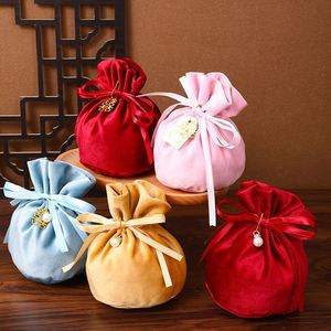 ถุงของขวัญกำมะหยี่แบบมีเชือกผูกสำหรับงานแต่งงาน ใส่ของชำร่วย เช่น เครื่องประดับผม ที่คาดผม เข็มขัด กระเป๋าสตางค์ - ปรับแต่งขนาดและโลโก้ได้ - Product Image 2