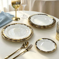 Assiette de présentation moderne en porcelaine à bord doré, idéale pour la maison, l'hôtel, les mariages et les restaurants, qualité alimentaire
