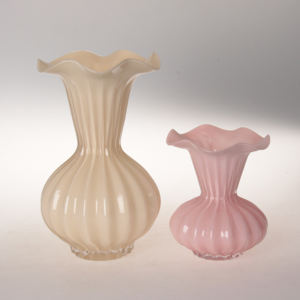 Vaso in Vetro Soffiato a Mano Moderno ed Ecologico, Rosa Crema, per Decorazione Interna e Fiori da Tavolo - Product Image 3