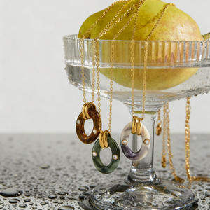 สร้อยคอจี้เรซิ่นรูปไข่ สแตนเลสสตีลกันน้ำ สไตล์มินิมอล ของขวัญสำหรับเธอ เหมาะกับทุกชุด - Product Image 4