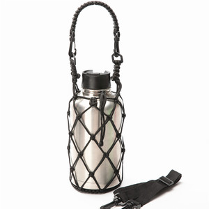 64 OZ Bouteilles D'eau Isolées avec Paille - Martinique