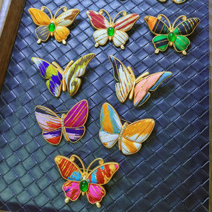 パーティーギフトとして女性と子供のための民族手作りカラフルかわいい蝶合金ブローチ - Product Image 3