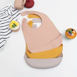 2025 2-Pc Bavoirs réglables en silicone pour bébé sans BPA bavoirs imperméables doux et durables pour le sevrage en gros - Product Image 6