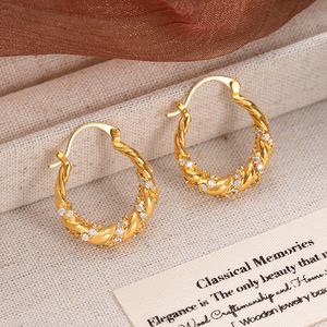 Minimaliste polyvalent à la mode Zircon Twist personnalité exquise Socialite Style Niche Design automne hiver boucles d'oreilles - Product Image 4