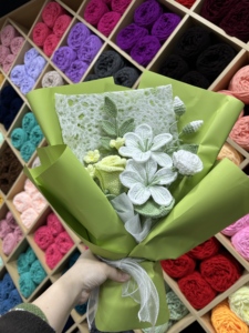 Ramo de Libélulas de Ganchillo, Ramos de Flores de Ganchillo Rosados y Rojos, Arreglo Floral Eterno Hecho a Mano, Regalo Elegante <span class=keywords><strong>para</strong></span> Mamá - Product Image 4