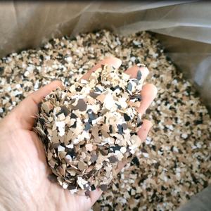 Copeaux de flocons de mica <span class=keywords><strong>en</strong></span> vinyle de couleurs de tailles personnalisées <span class=keywords><strong>pour</strong></span> la décoration de béton Revêtement de sol <span class=keywords><strong>en</strong></span> flocons Agrégat époxy Produit mica accepté par OEM - Product Image 1