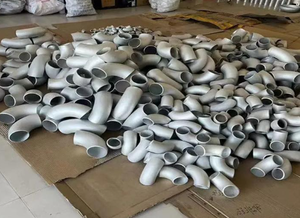 Codos de acero al carbono de alta resistencia resistentes a la corrosión, ideales para tuberías de vapor, calderas y sistemas de plomería industrial - Product Image 2