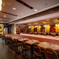Banquette de café rouge de qualité commerciale avec tables et chaises en marbre, mobilier de restaurant moderne, pack CE pour projet hôtelier