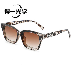 Square <b>Sunglasses</b> UV400 PC Frame Unisex Outdoor Use - Product Image 1