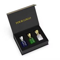 Coffret d'échantillons de parfum de luxe en carton rigide fait main avec logo personnalisé en relief, pelliculage mat et revêtement UV, ruban essentiel inclus