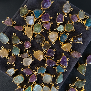 Pendentifs en pierres précieuses naturelles brutes, connecteurs plaqués or 14 carats pour la fabrication de bijoux, bijoux faits main, grossiste et fournisseur de bijoux de mode. - Product Image 3