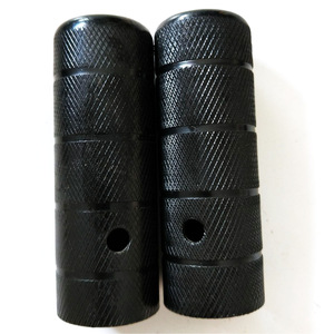 Soporte para bicicleta, soporte de eje trasero de acero, negro, con diseño de orificios, accesorio para barra de soporte para bicicleta de montaña - Product Image 1