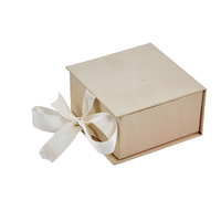 Emballage en carton rigide haut de gamme personnalisé avec ruban, tiroir coulissant, gaufrage et revêtement en tissu, finition mate, pour vente en gros