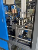 Máquina Sopladora de Botellas PET Automática de Dos Cavidades RC-2A con Componentes Centrales PLC y Válvula de Alta Presión AirTac, Precio de Fábrica