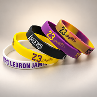 Bracelets en silicone promotionnels écologiques personnalisés de haute qualité pour le sport, avec design en creux, logo personnalisé, couleurs UV/Silk