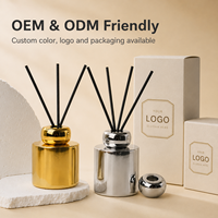Diffuseur de parfum d'ambiance de luxe personnalisé en gros, avec bouteille en verre de cristal et bâtonnets en rotin, idéal pour cadeau