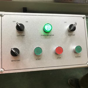 เครื่องตัดซีเอ็นซีแบบสองหัว สำหรับกรอบหน้าต่าง UPVC PVC  ตัดมุมได้ 45 และ 90 องศา ผลิตภาพสูง - Product Image 3