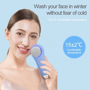 Exfoliants populaires <span class=keywords><strong>Brosse</strong></span> <span class=keywords><strong>nettoyante</strong></span> faciale en silicone à mousse automatique <span class=keywords><strong>Brosse</strong></span> <span class=keywords><strong>nettoyante</strong></span> pour le <span class=keywords><strong>visage</strong></span> en silicone avec fonction chauffante et rafraîchissante - Product Image 6