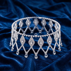 Couronne de Reine Personnalisée à Motif Géométrique en <span class=keywords><strong>V</strong></span>, avec Strass en Forme de Goutte d'Eau et de Marquise au Centre, Bande Simple à Boucle Complète - Product Image 3