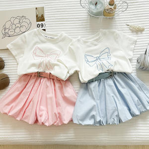 Ensemble d'été pour enfants : T-shirt imprimé à manches volantées et short - un ensemble rafraîchissant <span class=keywords><strong>en</strong></span> <span class=keywords><strong>deux</strong></span> pièces pour les <span class=keywords><strong>petites</strong></span> <span class=keywords><strong>filles</strong></span>. - Product Image 3