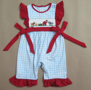 Ensemble haut en gingham bleu clair brodé à la main avec motif animaux de la ferme et pantalon rouge pour fillettes, collection boutique pour enfants - Product Image 1