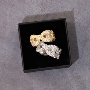 Anillo Cubano de Diseño Personalizado con Incrustaciones de Moissanita, Plata S925 Chapada en Oro Blanco, Estilo Hip Hop - Product Image 3