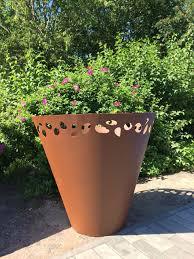 Pot de fleurs extérieur personnalisé en acier Corten - Product Image 2